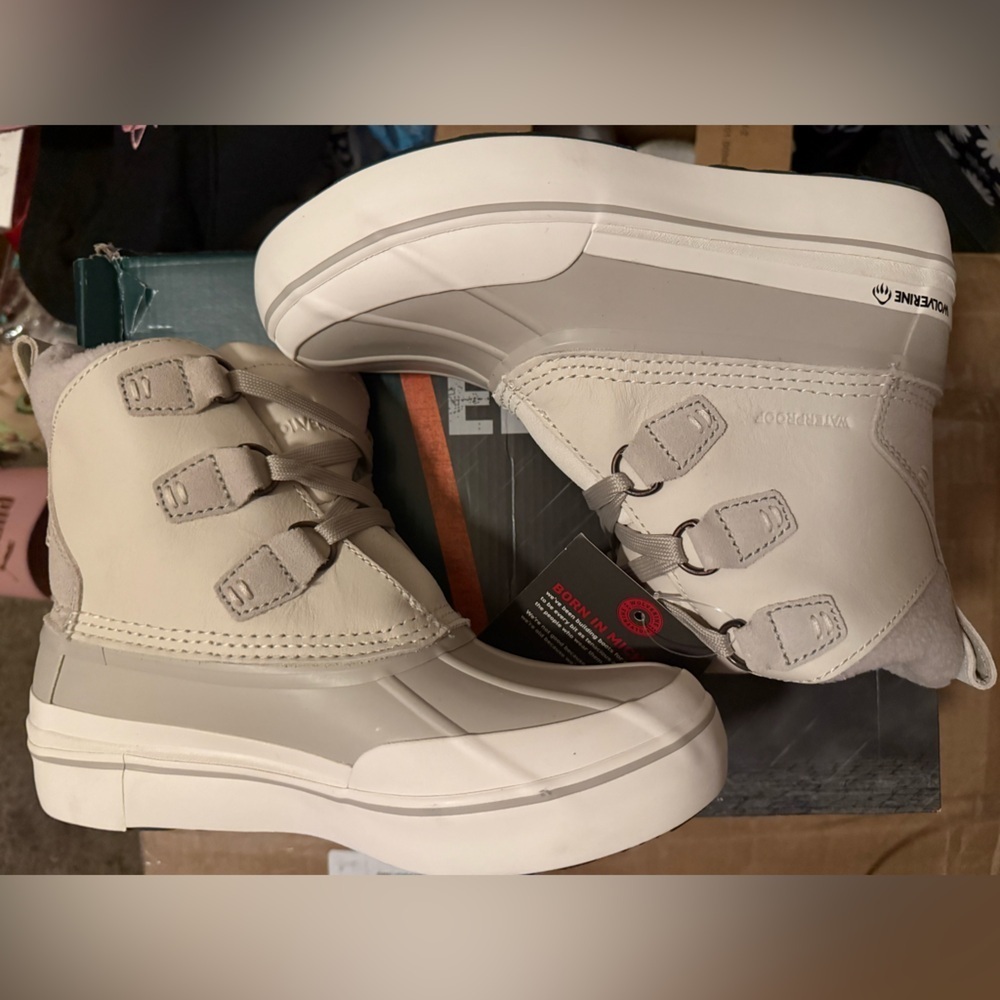 Wolverine Torrent Chukka Women's Waterproof Boot In Ivory size 6.5 - Picture 3 of 5
